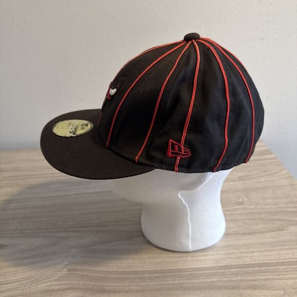 New Era Fitted Hat 5950 Black Red Stripped Chicago Bulls NBA 7 3/8 - Picture 6 of 8